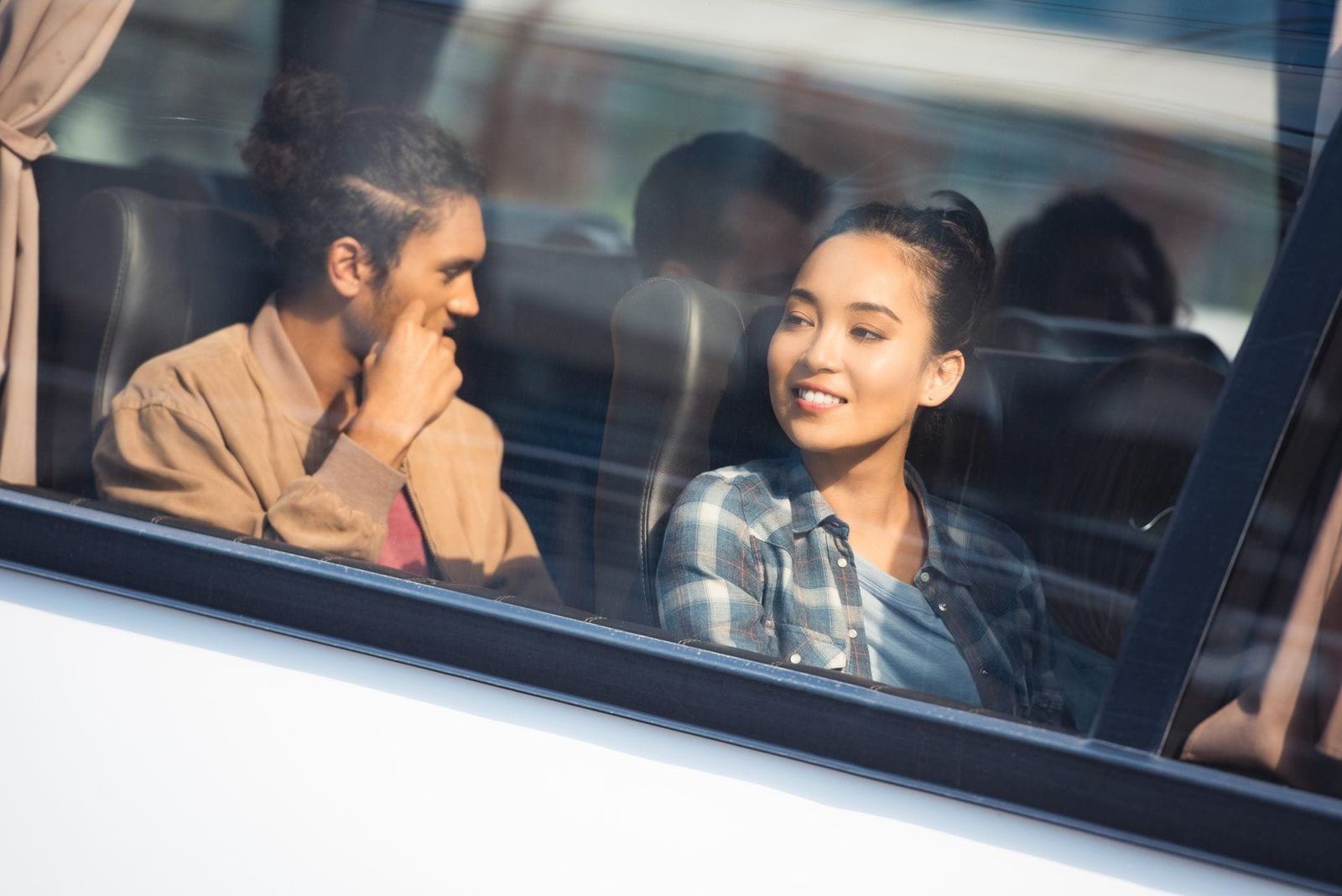 Reliable minibus hire with driver Minibus hire london with driver